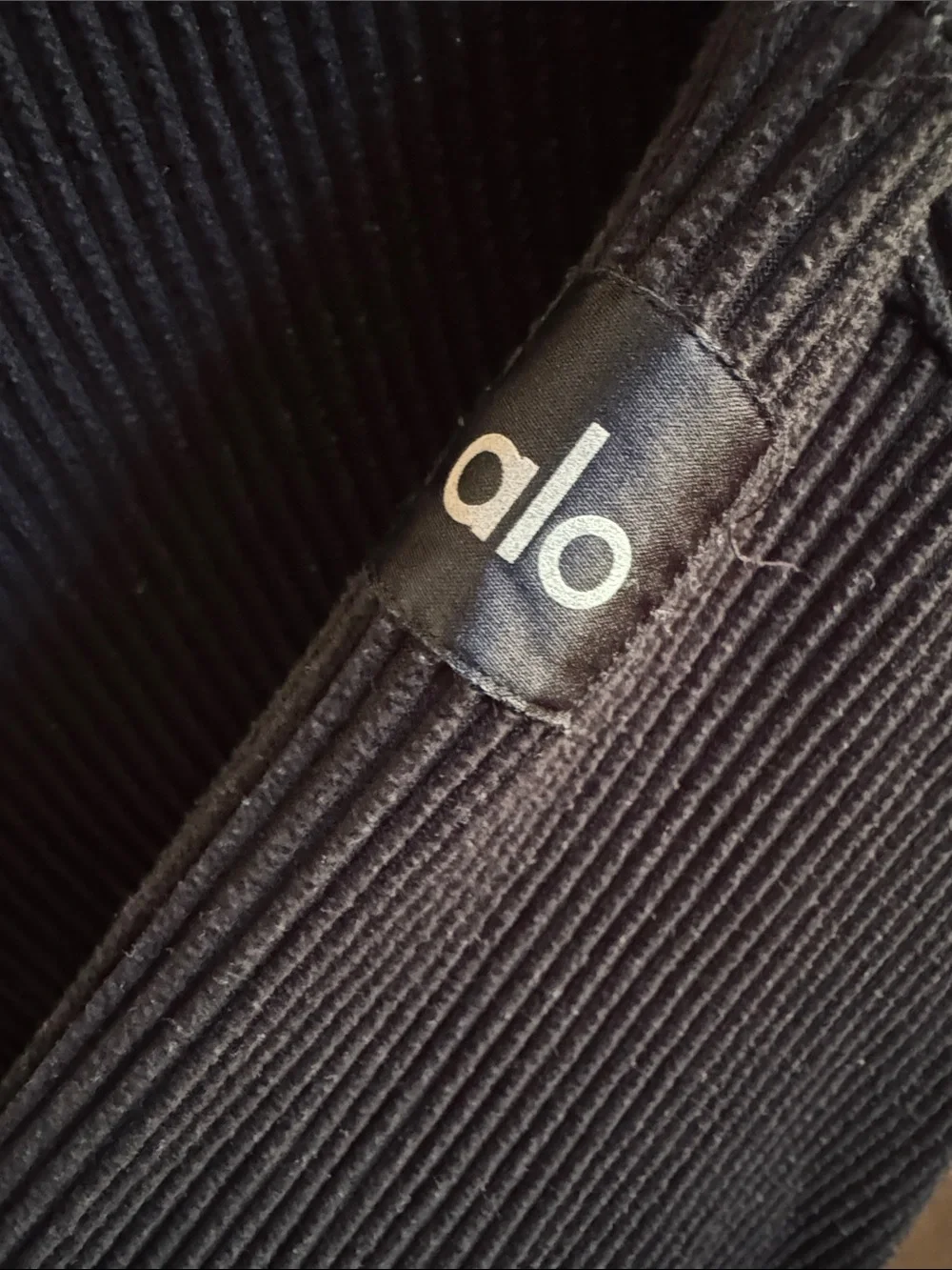 ALO Yoga Cropped Ribbed Hoodie - Black Casual Workout Loungewear Size Small Top
